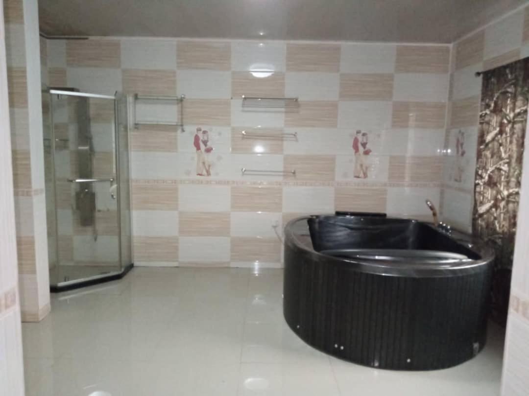 Phagibs Inn Hotel Freetown Exterior photo